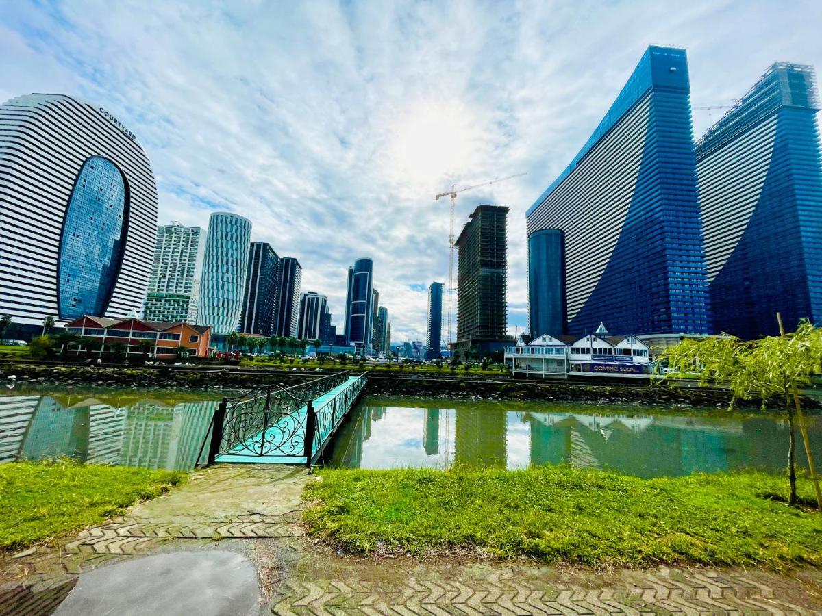 Royal Sea Breeze Apartments 바투미 외부 사진