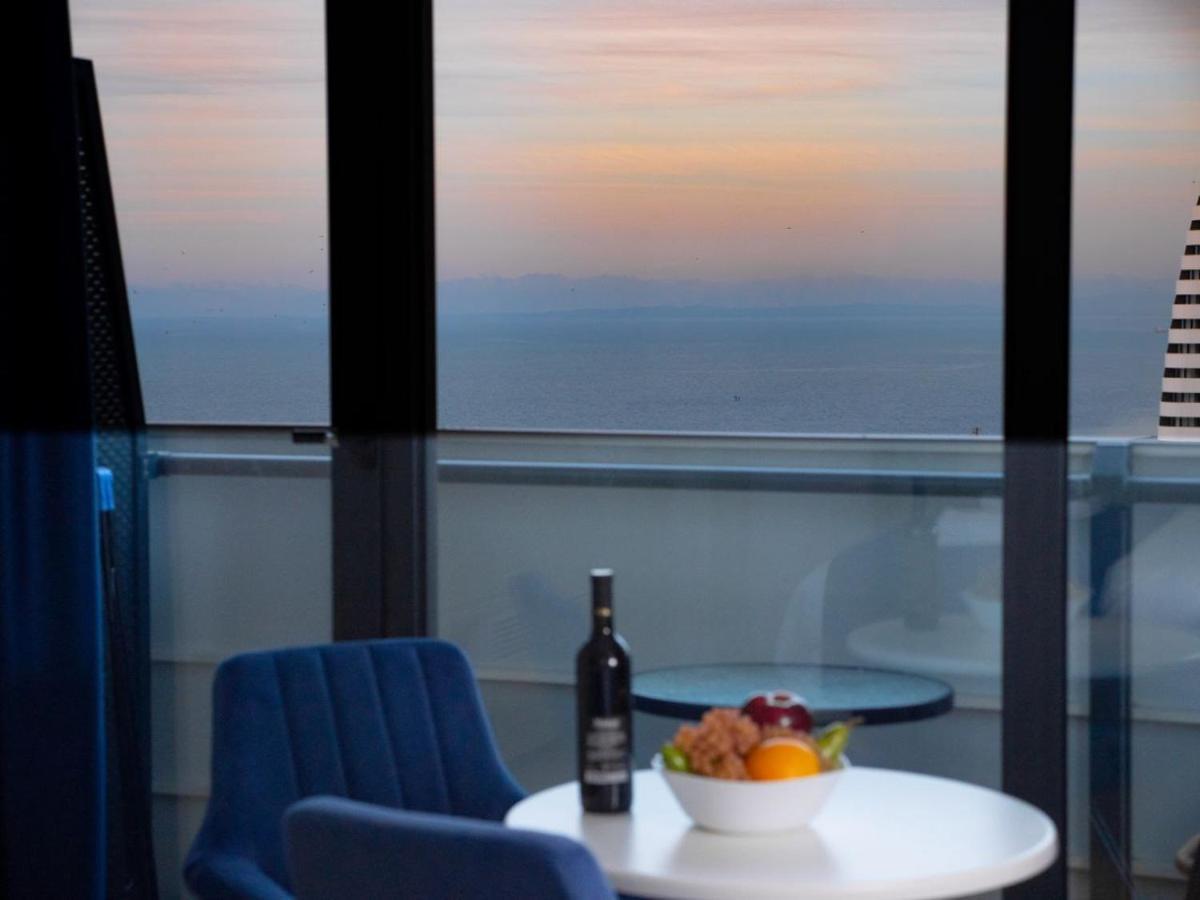 Royal Sea Breeze Apartments 바투미 외부 사진