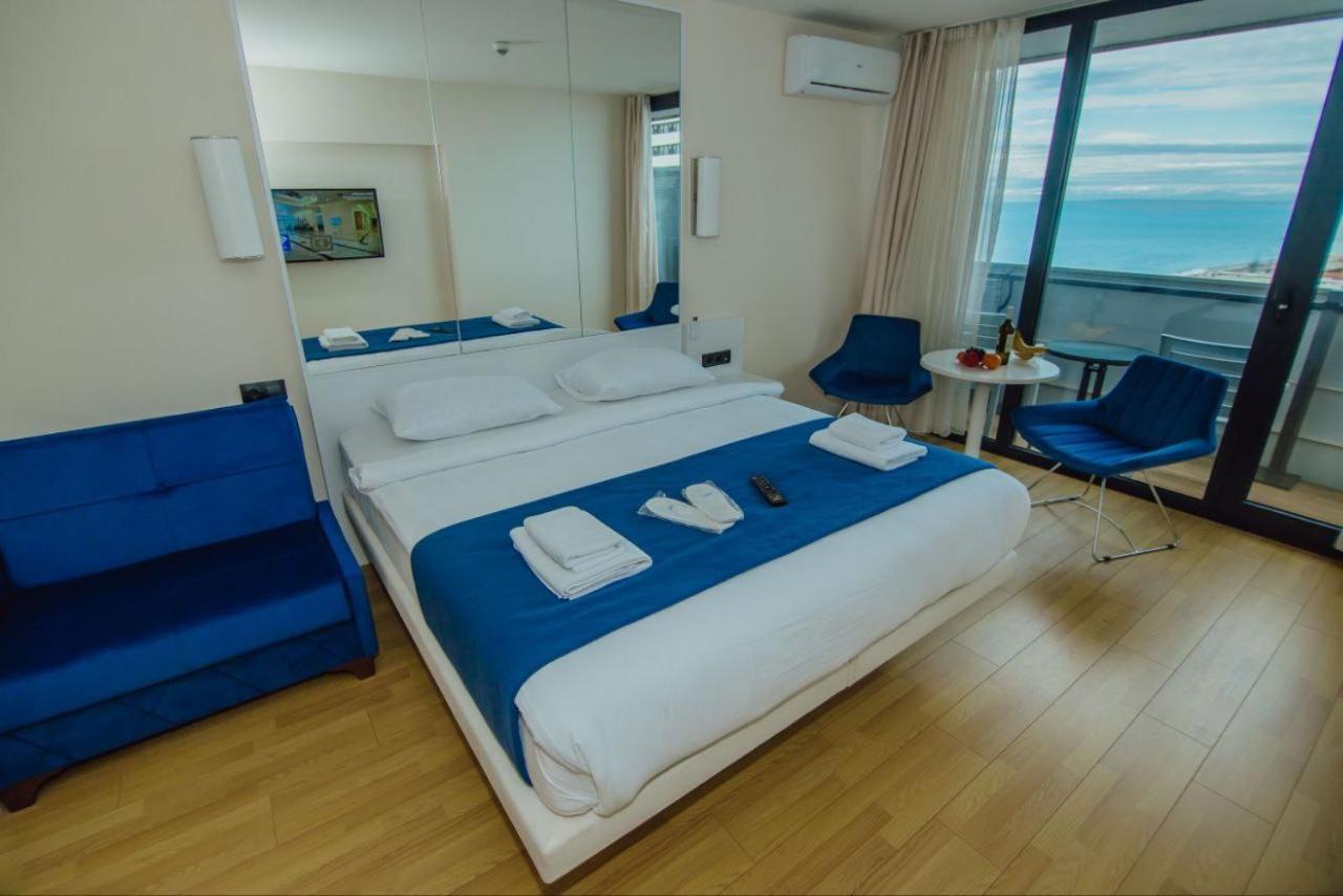 Royal Sea Breeze Apartments 바투미 외부 사진