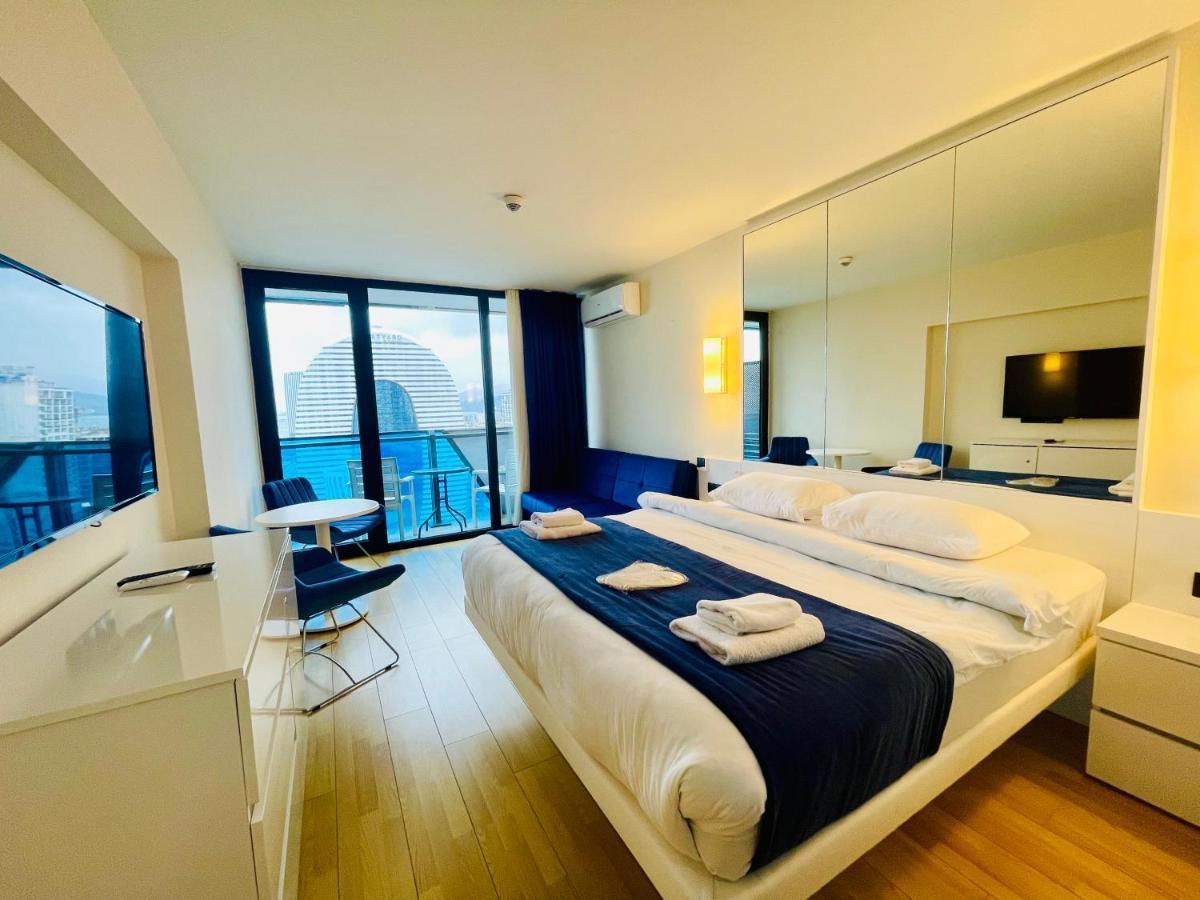 Royal Sea Breeze Apartments 바투미 외부 사진