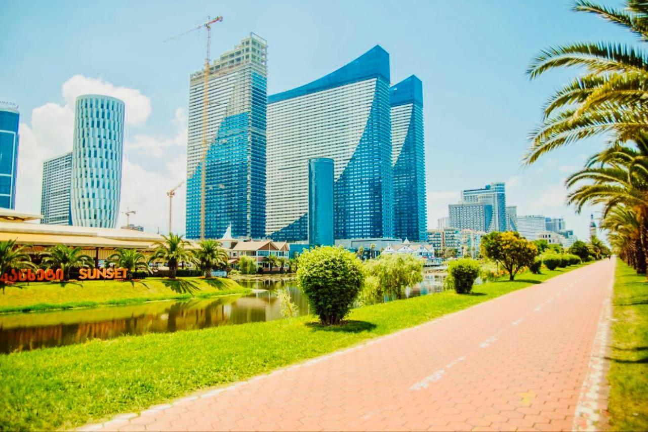 Royal Sea Breeze Apartments 바투미 외부 사진