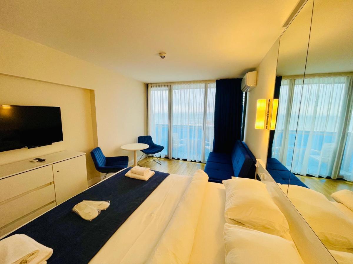 Royal Sea Breeze Apartments 바투미 외부 사진