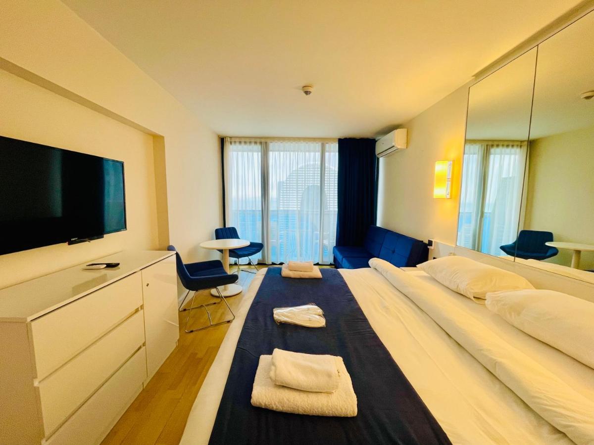 Royal Sea Breeze Apartments 바투미 외부 사진