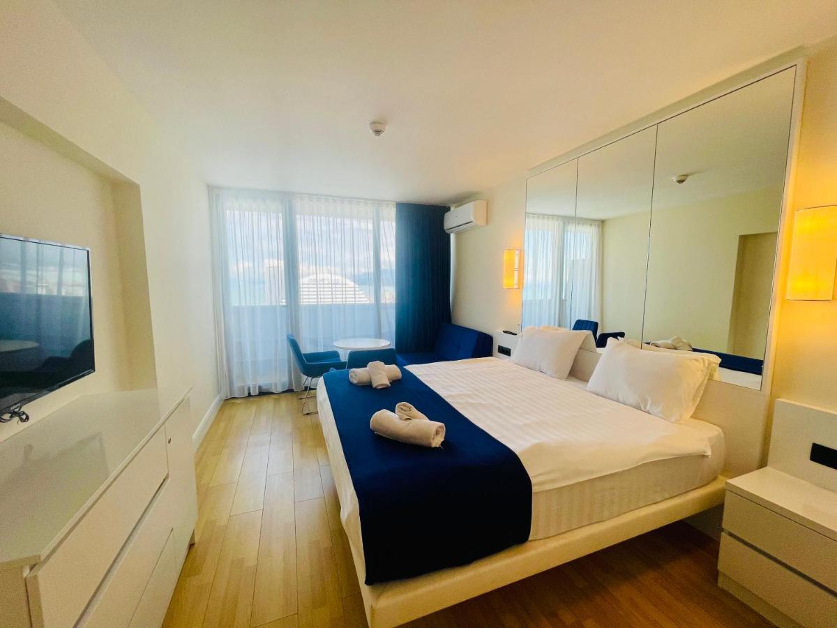 Royal Sea Breeze Apartments 바투미 외부 사진