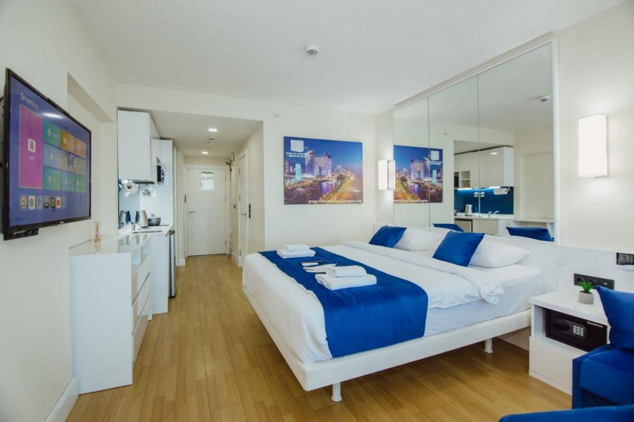 Royal Sea Breeze Apartments 바투미 외부 사진
