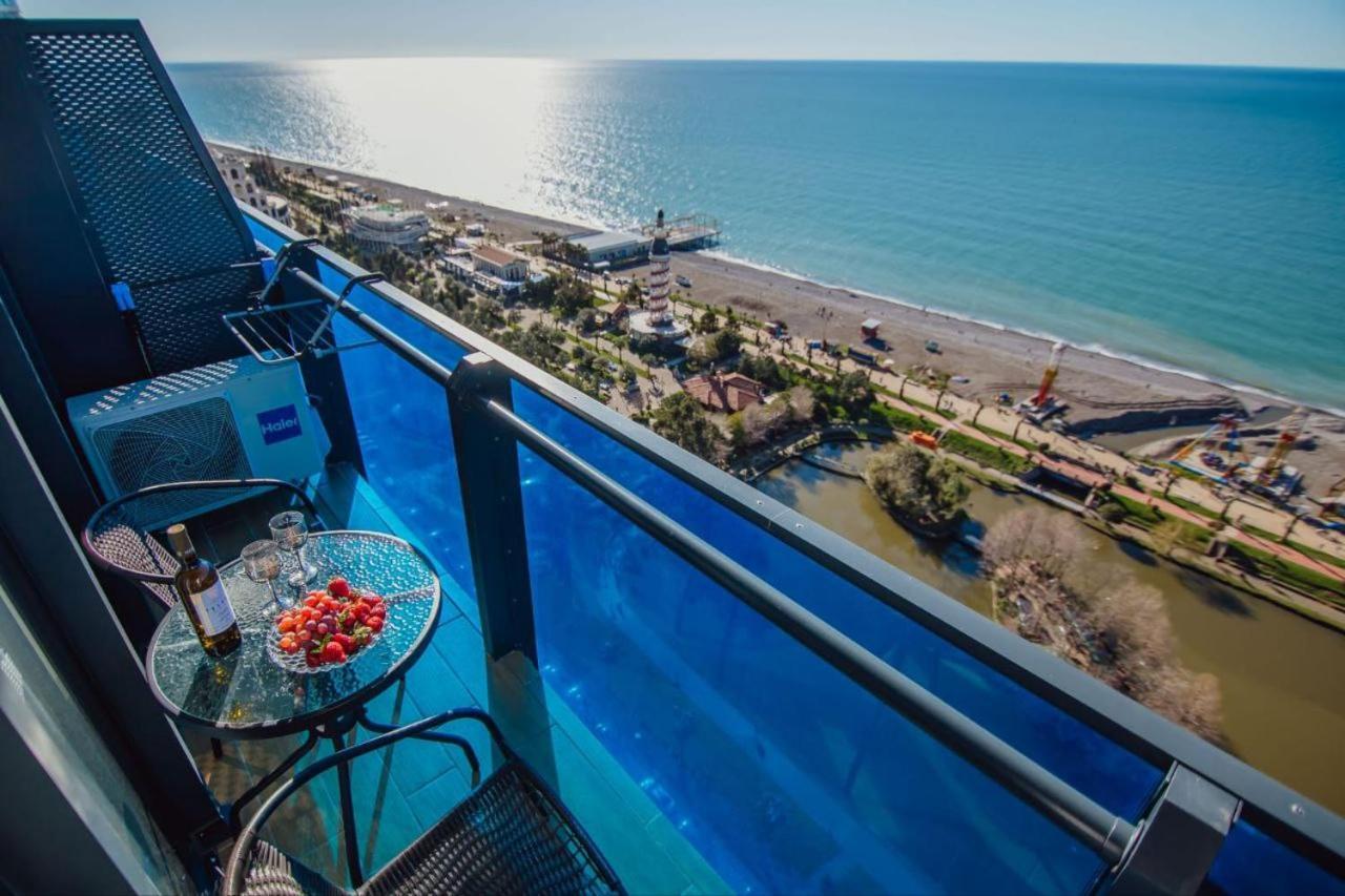 Royal Sea Breeze Apartments 바투미 외부 사진