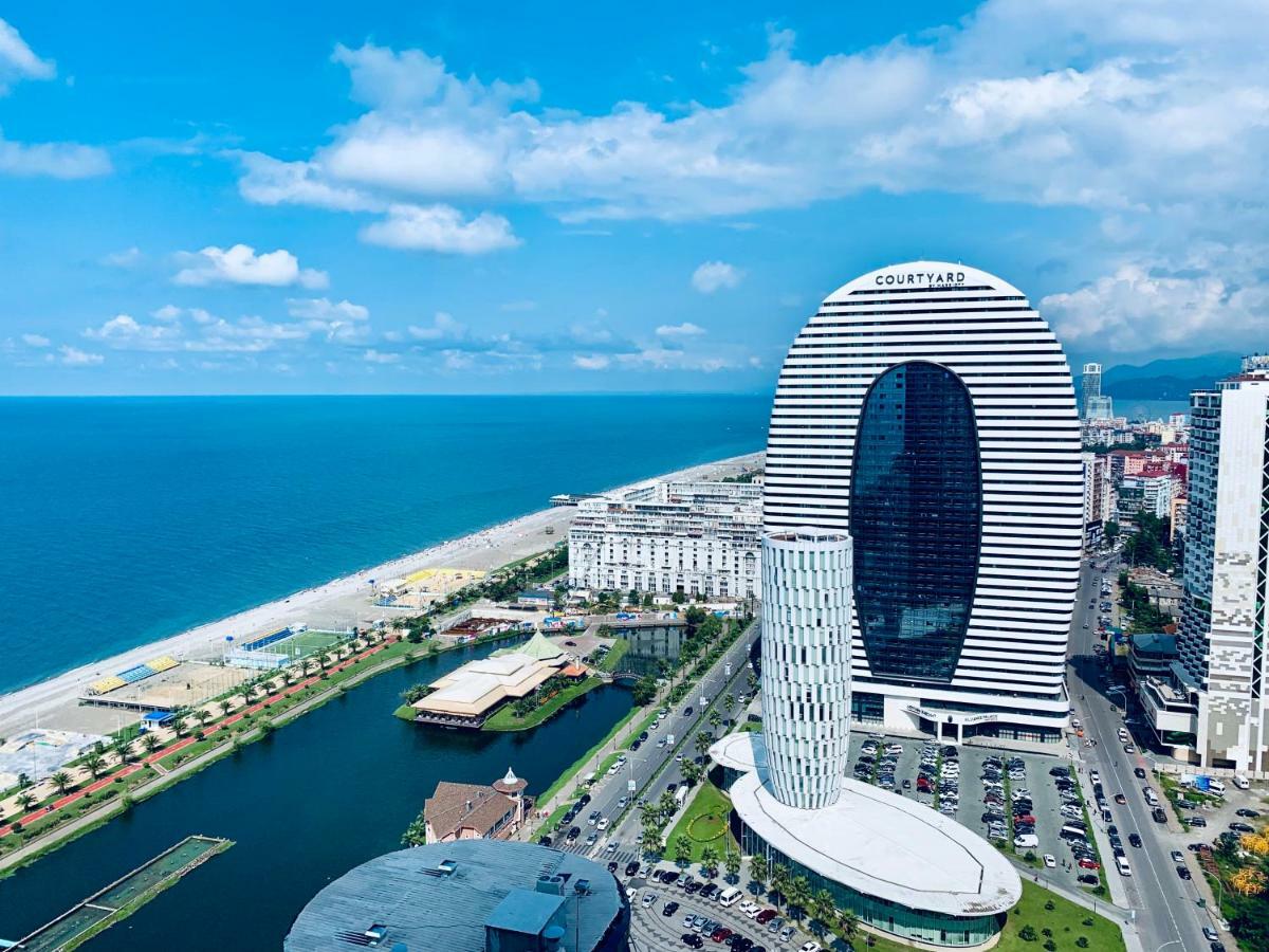 Royal Sea Breeze Apartments 바투미 외부 사진