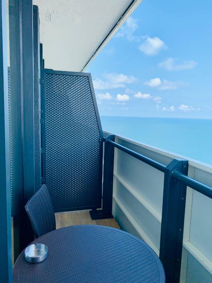 Royal Sea Breeze Apartments 바투미 외부 사진